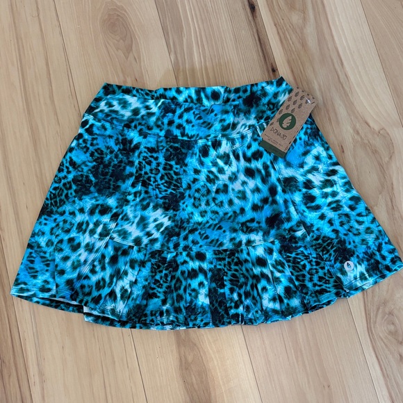 dona jo Dresses & Skirts - NWT Dona Jo turquoise Animal Print tennis / pickleball / golf skirt XL